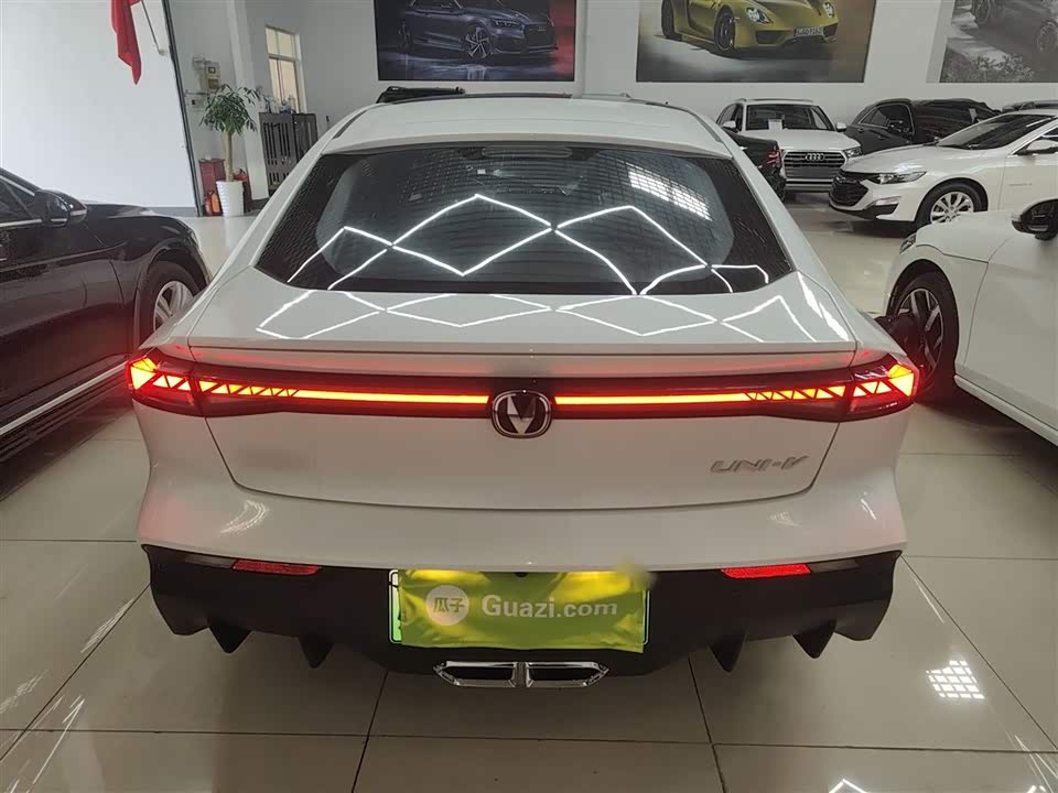 Changan UNI-V Smart iDD