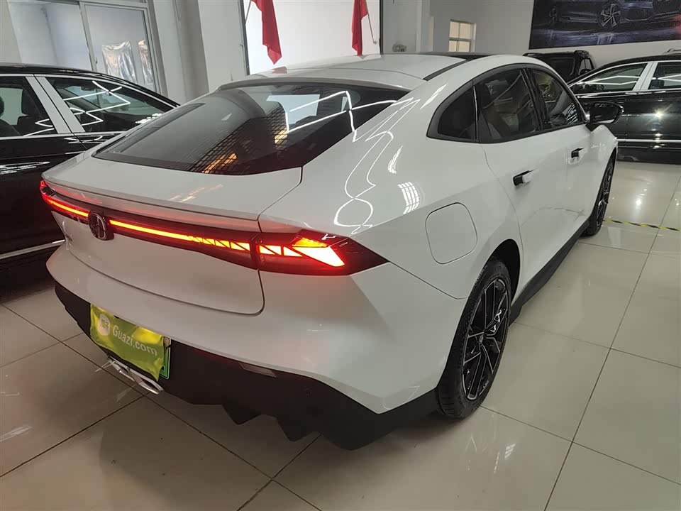 Changan UNI-V Smart iDD