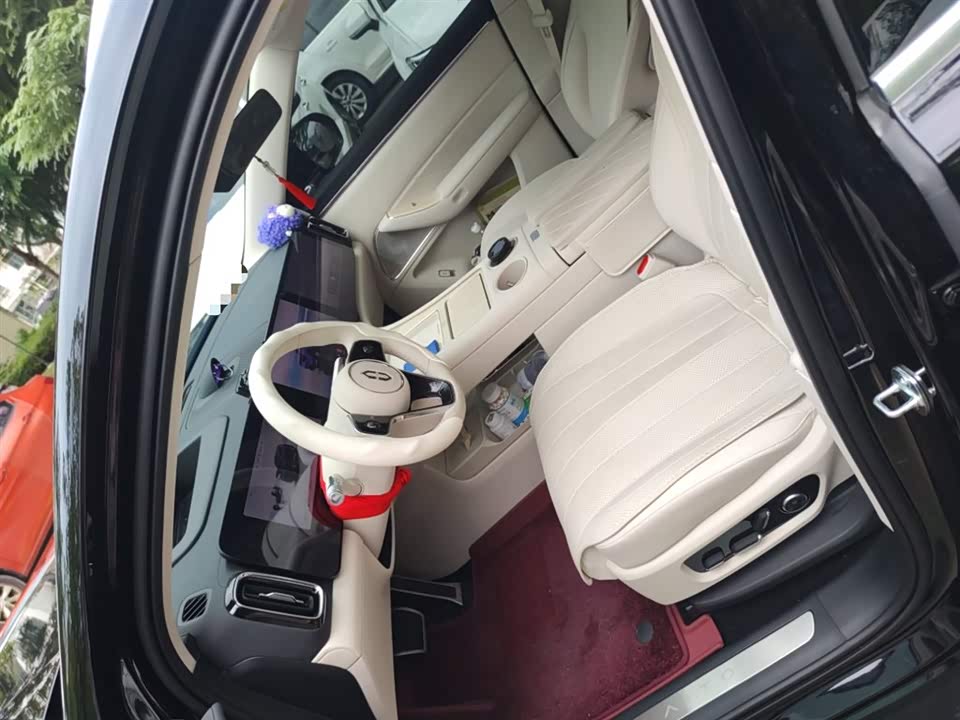 AITO Ask the world M8