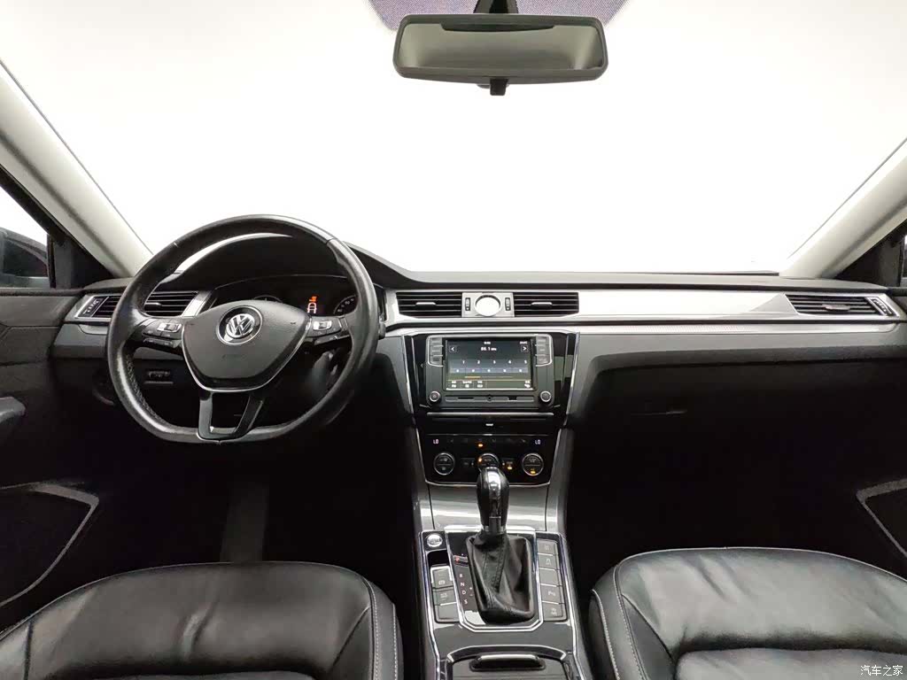 Volkswagen Passat, 2018 все фото