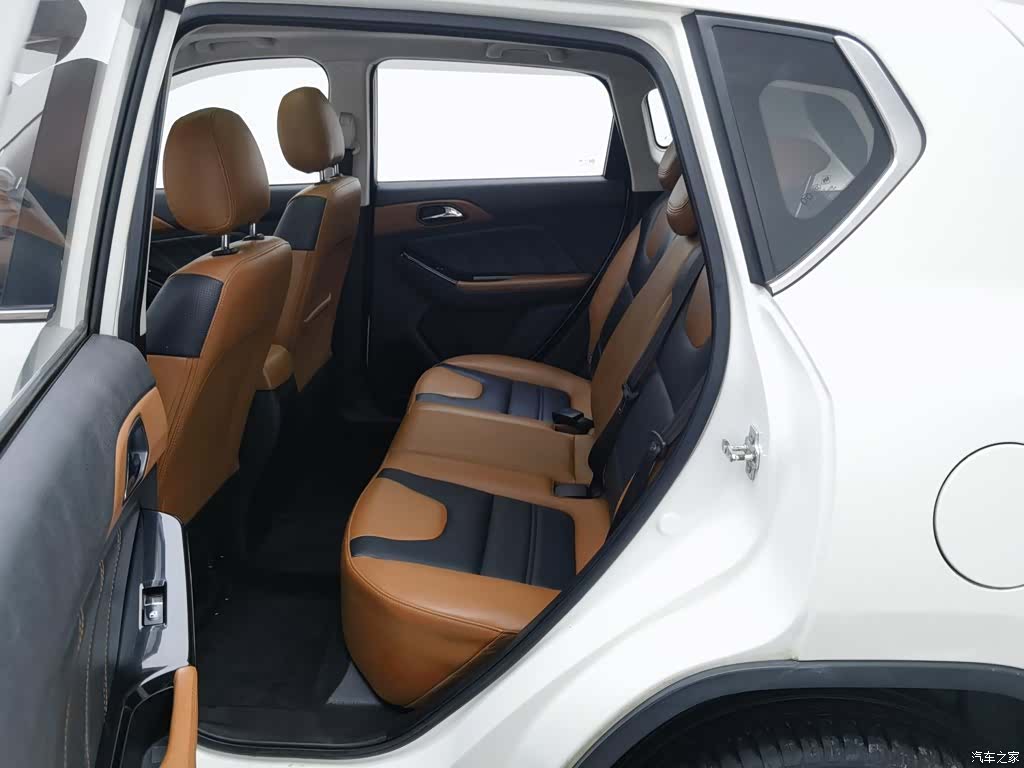 BAIC X35, 2017 15