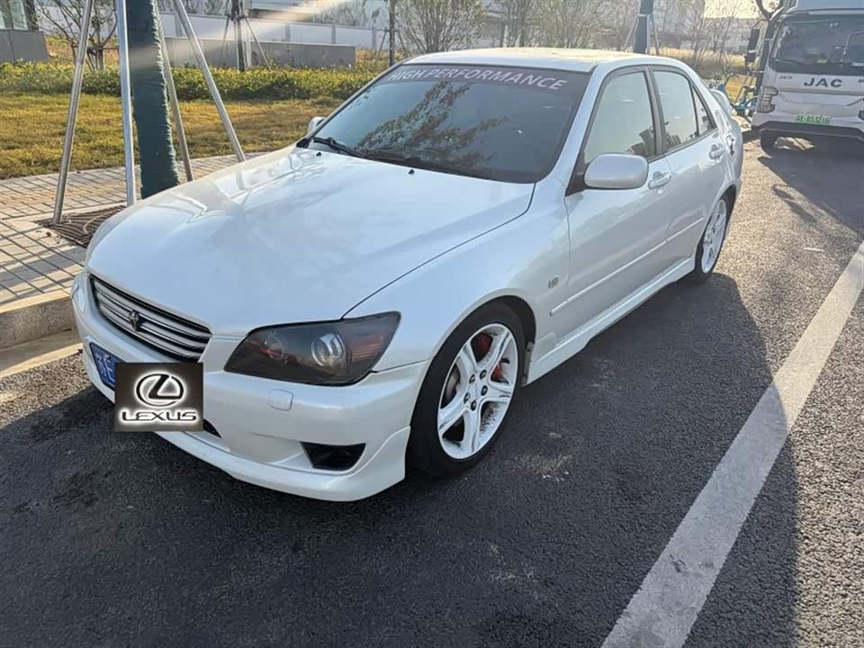 Lexus IS
