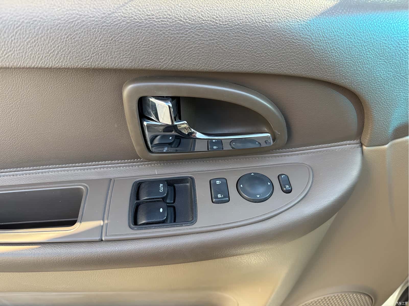 Buick GL8, 2015 10