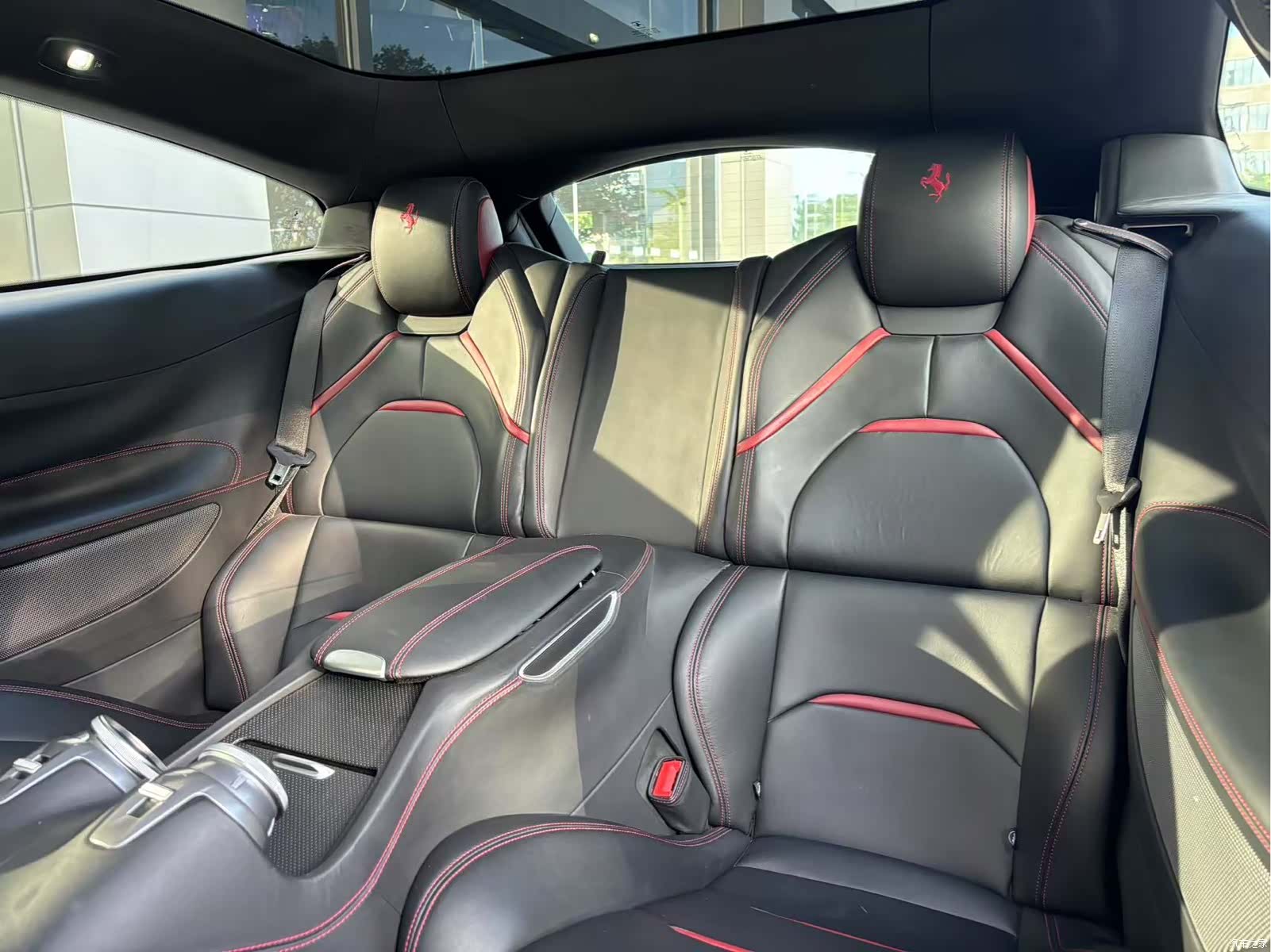 Ferrari GTC4Lus, 2017 6