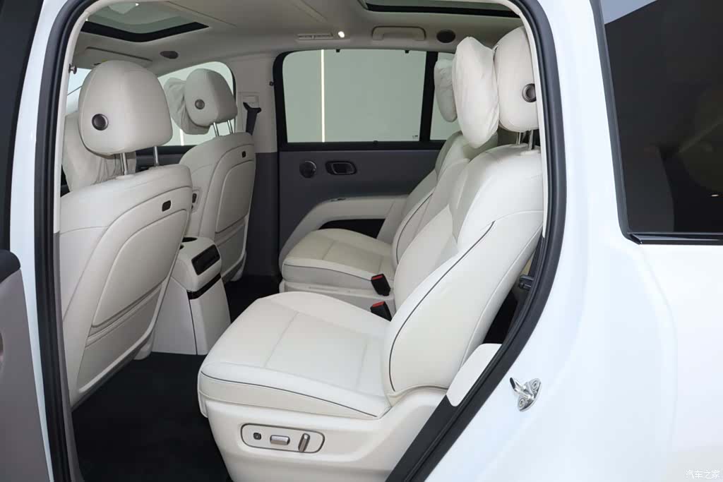 Li Auto i8, 2026 23