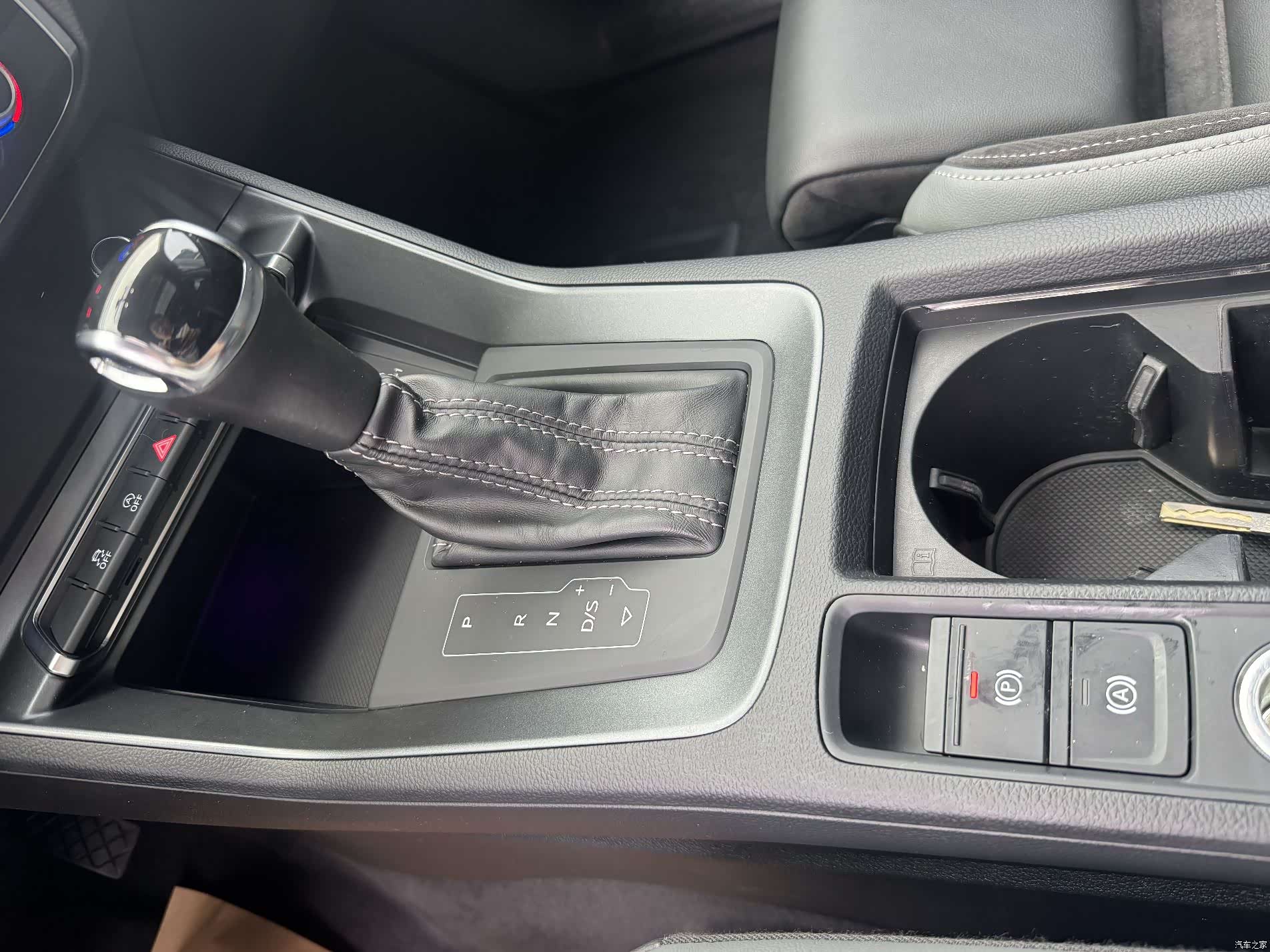 Audi Q3, 2021 13