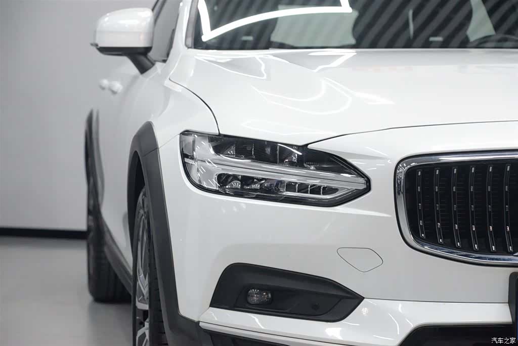 Volvo V90, 2023 4