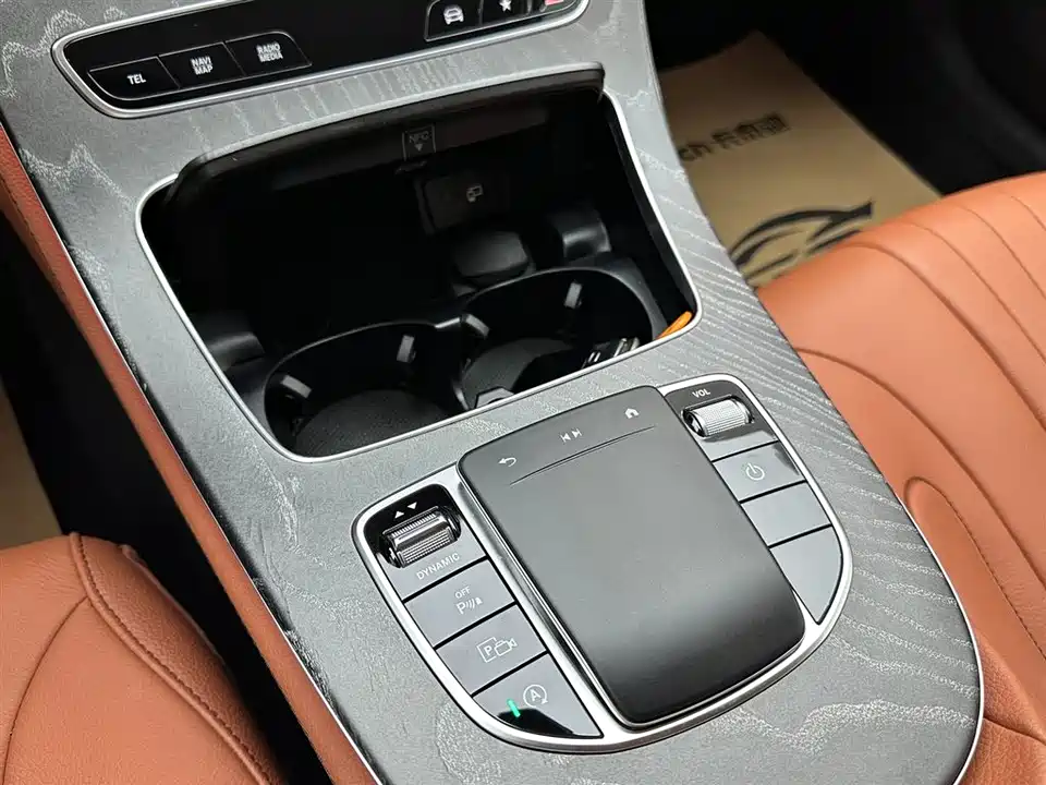 Mercedes-Benz CLS Mercedes-Benz CLS