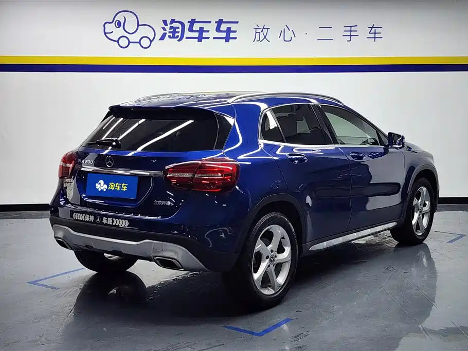 Mercedes-Benz GLA Mercedes-Benz GLA