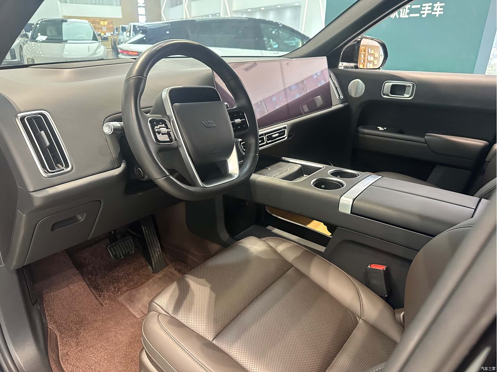 Li Auto L9, 2023 все фото