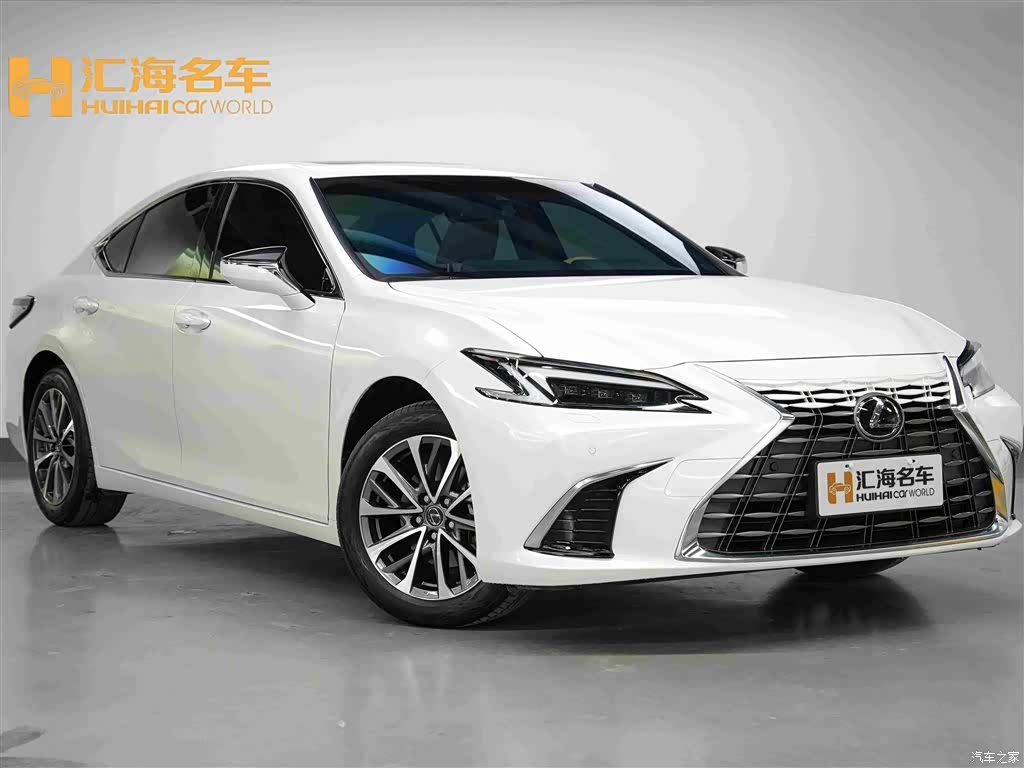 Lexus ES, 2026 3