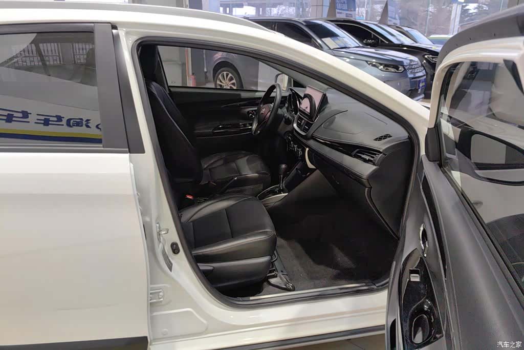 Toyota YARiS L, 2021 8