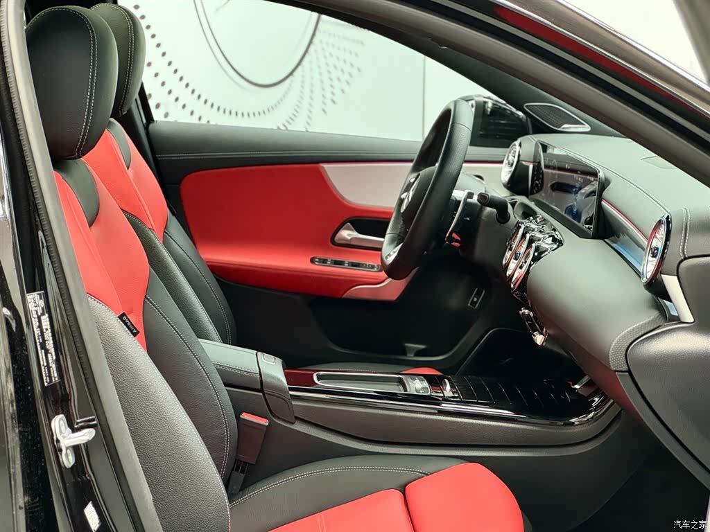 Mercedes-Benz A-Class, 2025 8
