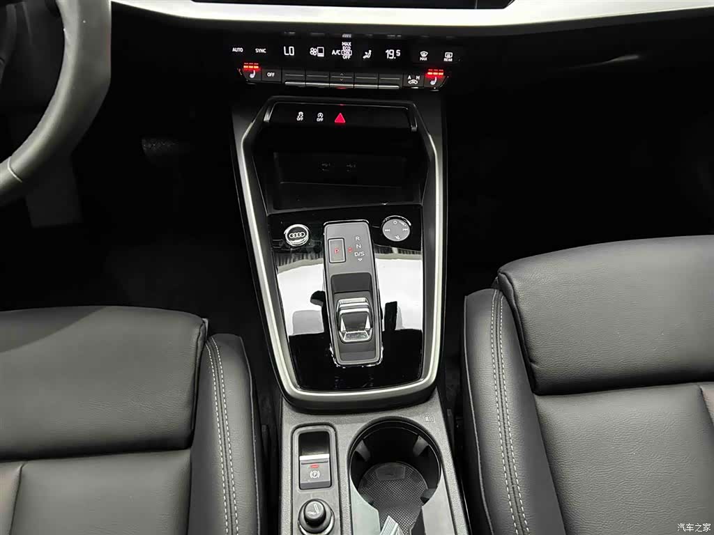 Audi A3, 2022 все фото
