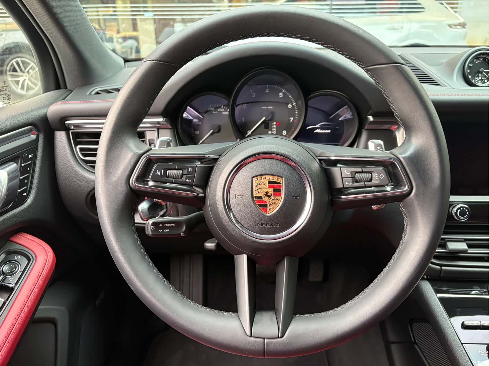 Porsche Macan, 2023 8