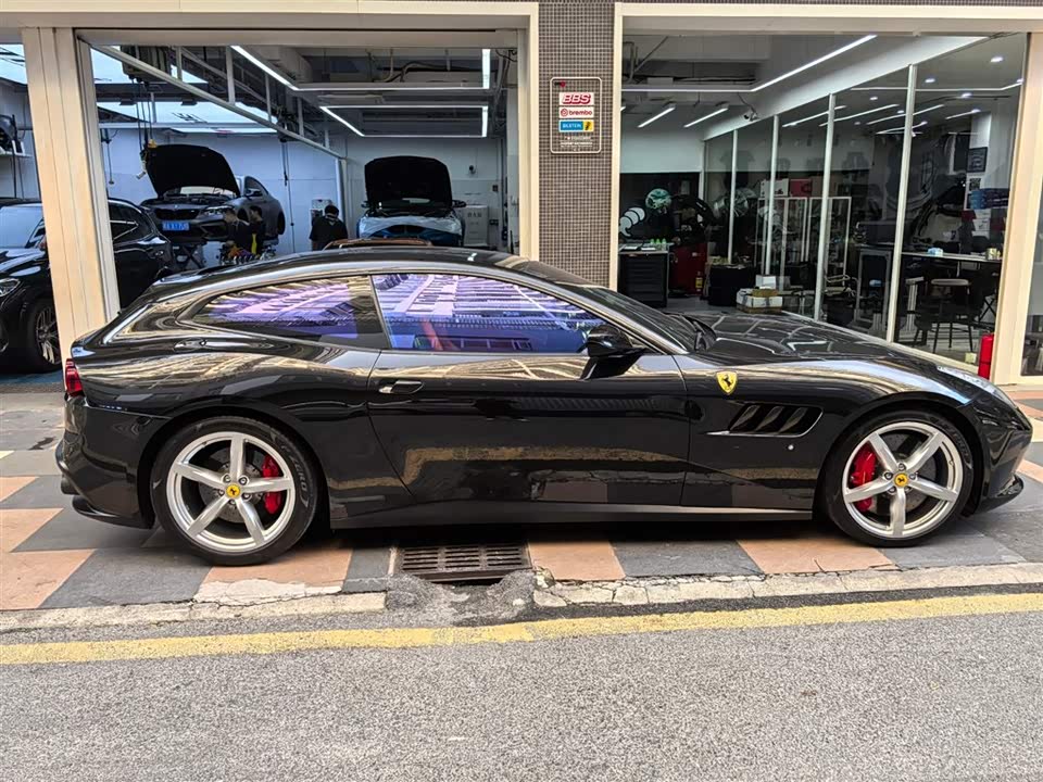 Ferrari GTC4Lusso
