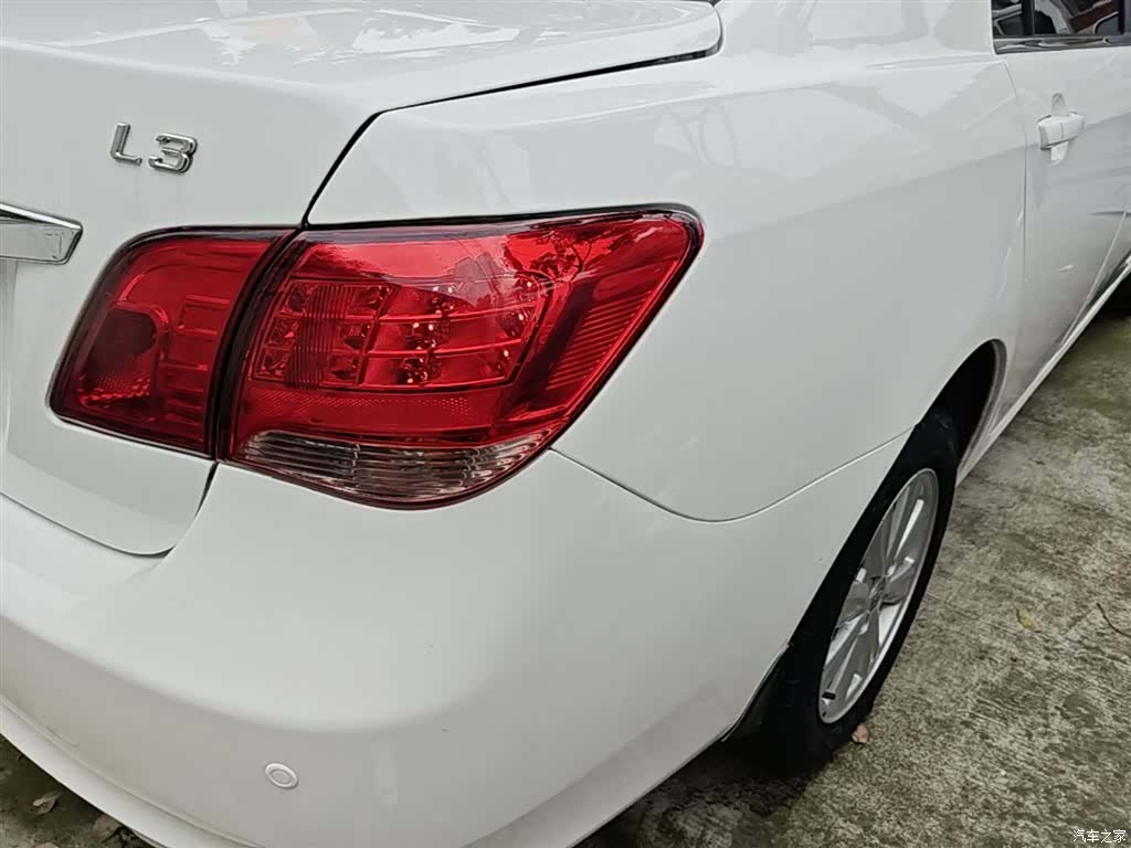BYD L3, 2015 8
