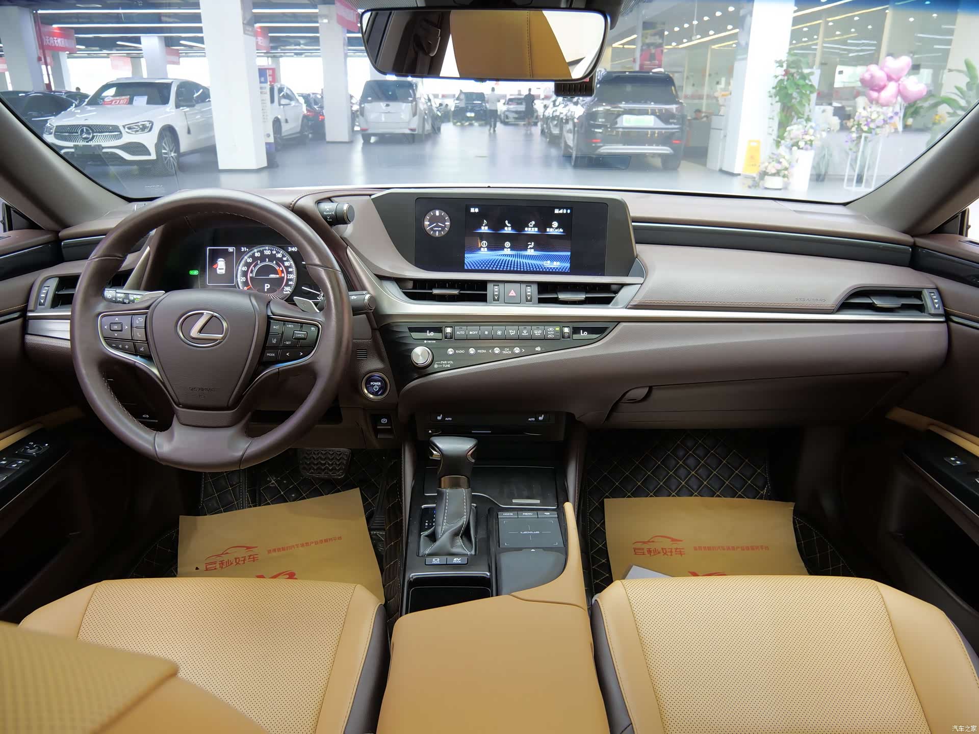 Lexus ES, 2021 9
