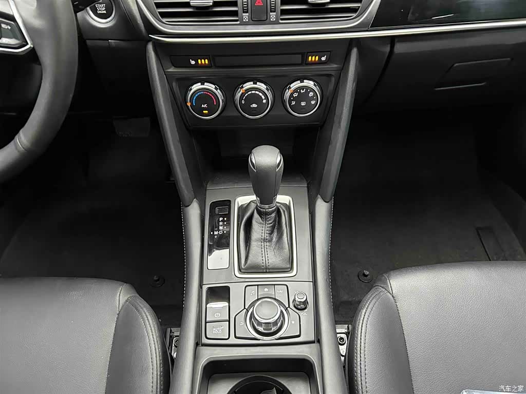 Mazda CX-4, 2023 все фото