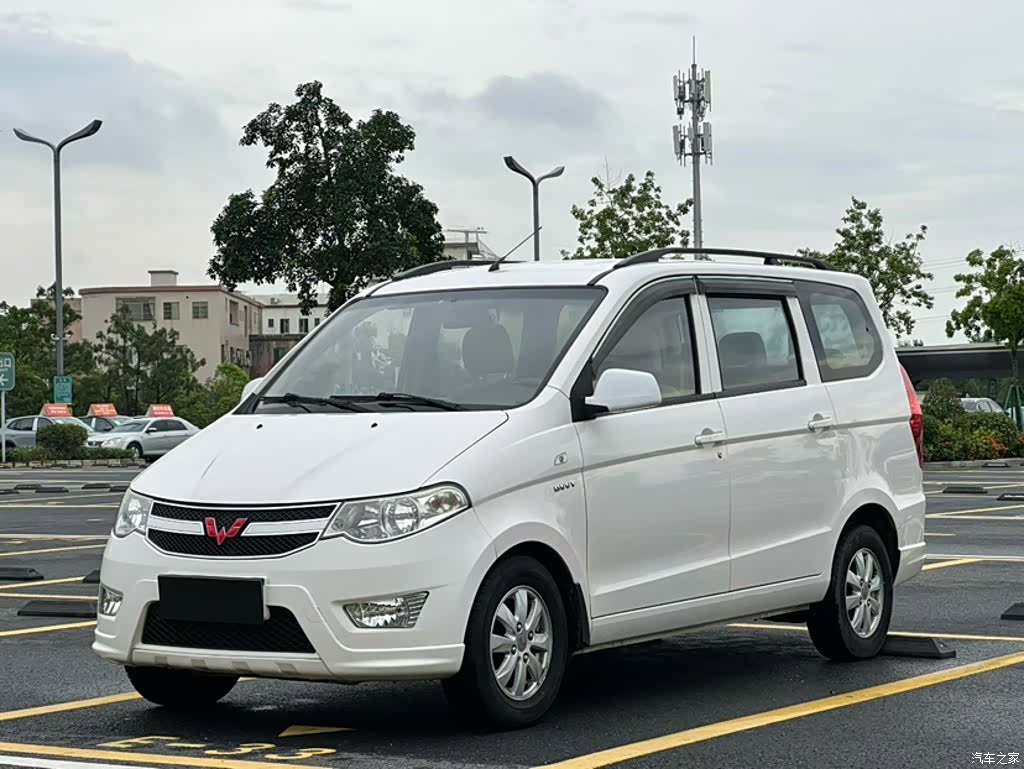 Wuling Hongguang, 2017 10