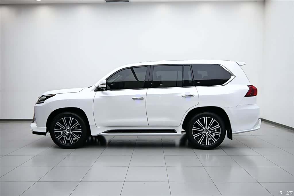 Lexus LX, 2022 все фото