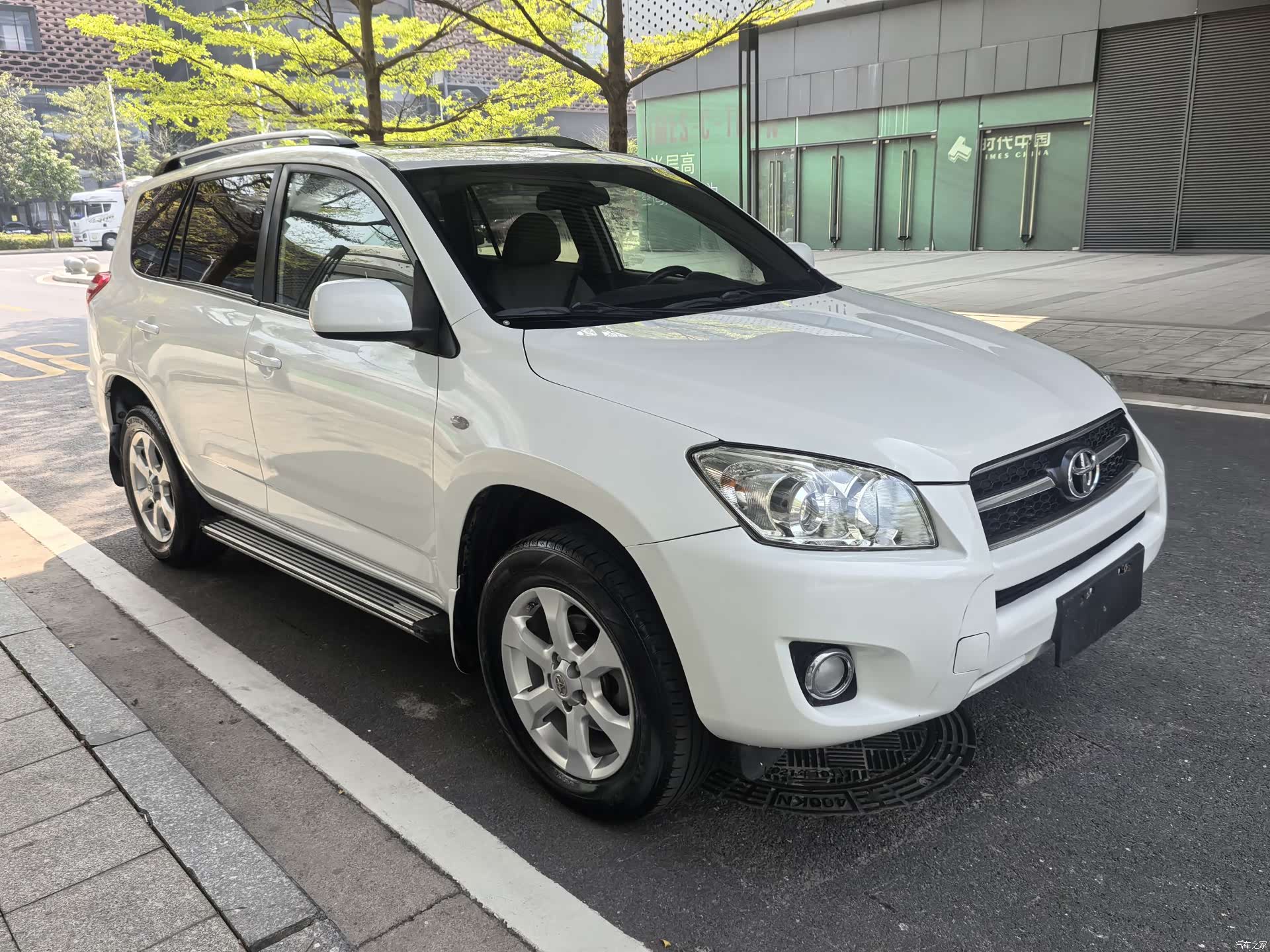 Toyota RAV4, 2011 4