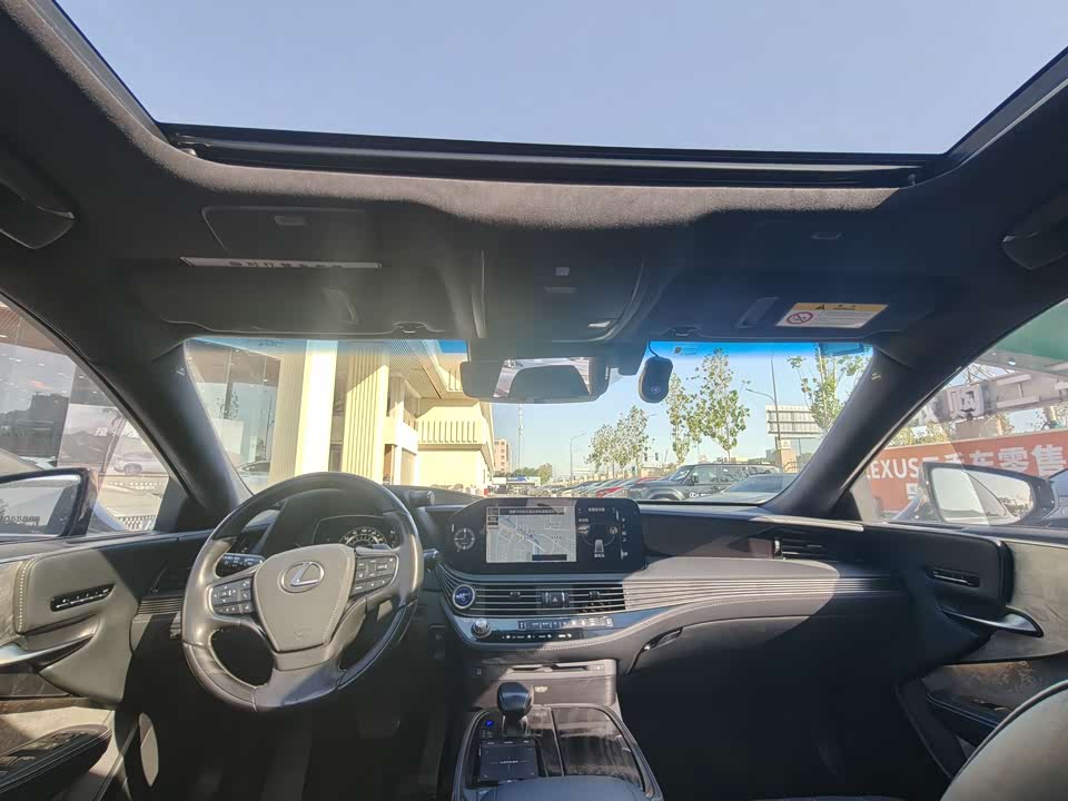 Lexus LS