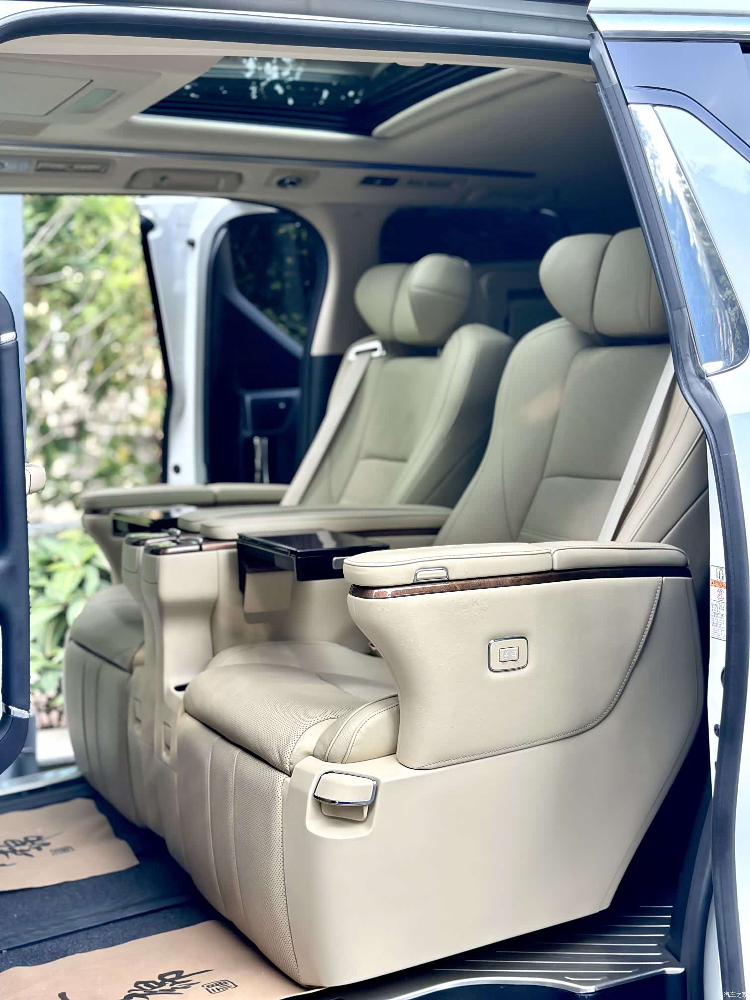 Toyota Alphard, 2017 13