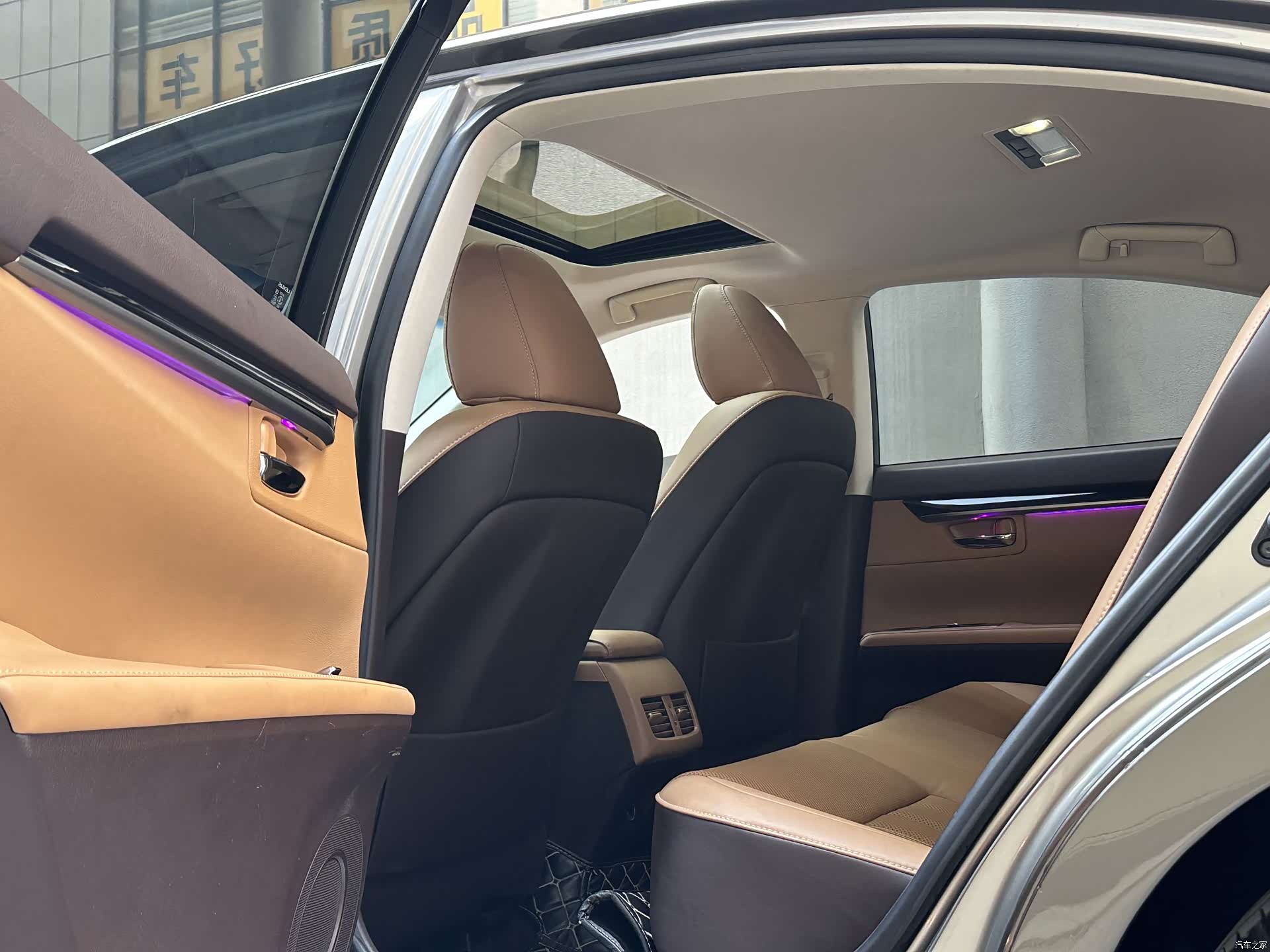 Lexus ES, 2018 все фото