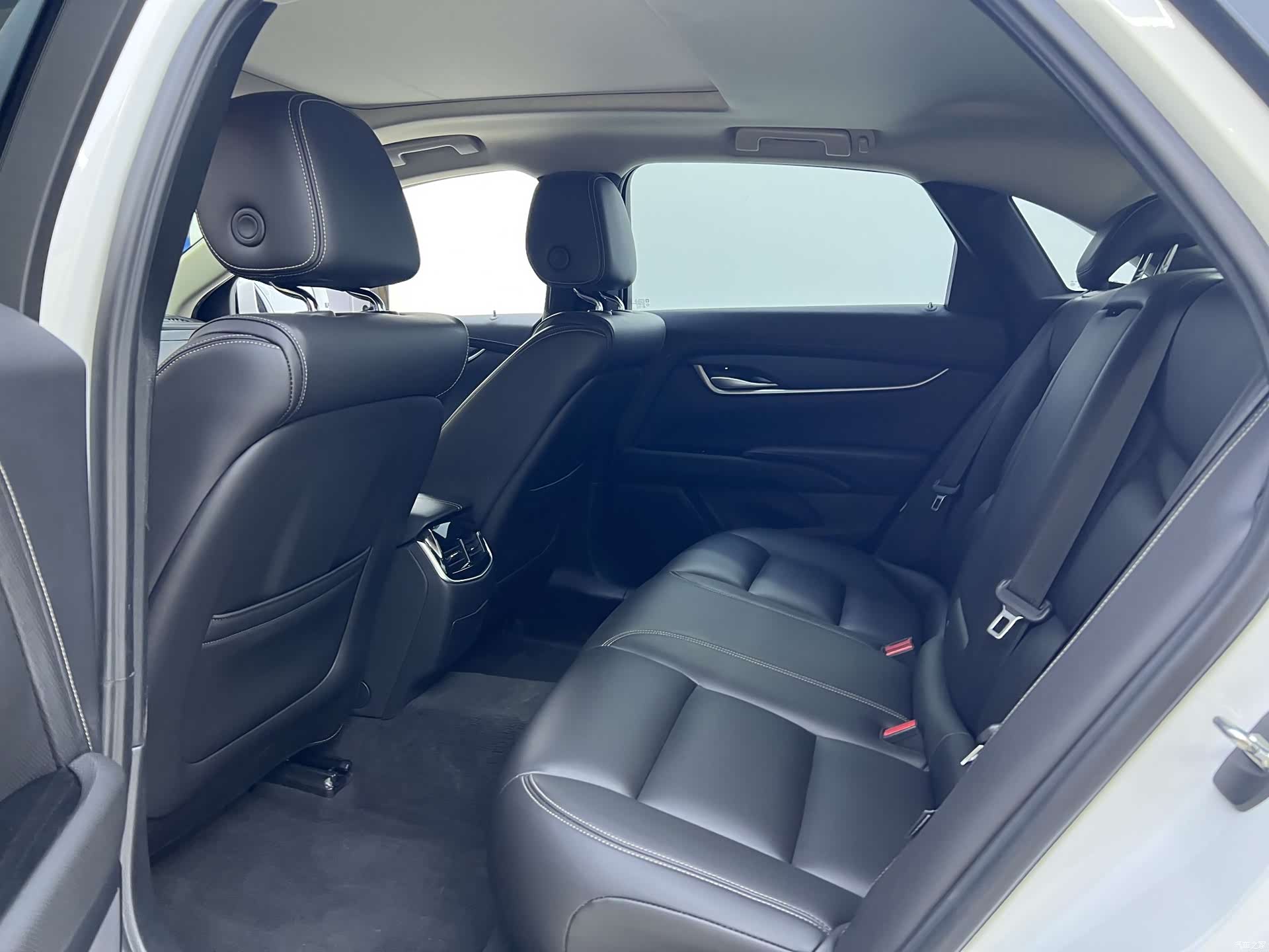 Cadillac XTS, 2019 все фото