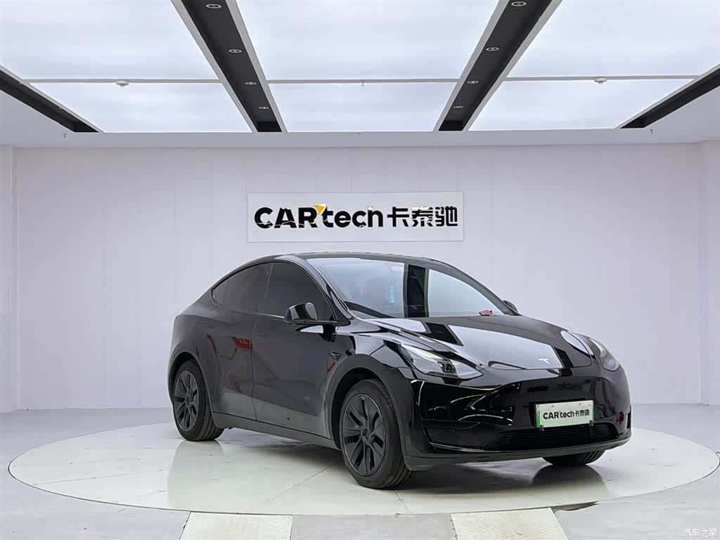 Tesla Model Y, 2023 7