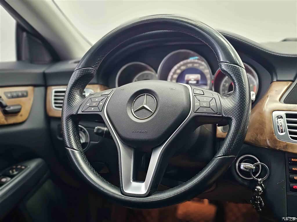 Mercedes-Benz CLS, 2015 25