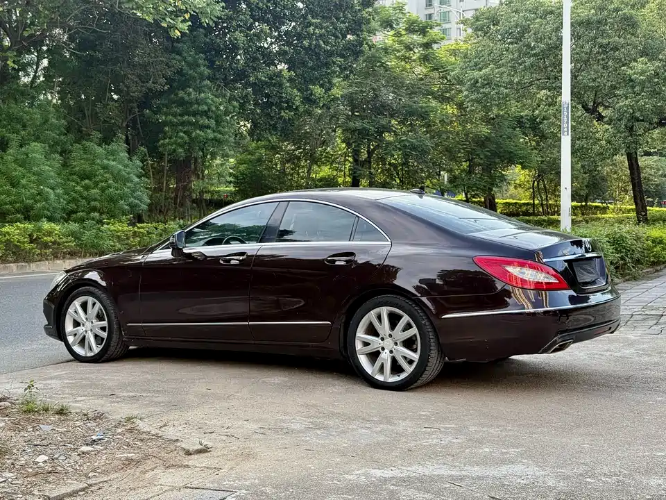 Mercedes-Benz CLS Mercedes-Benz CLS