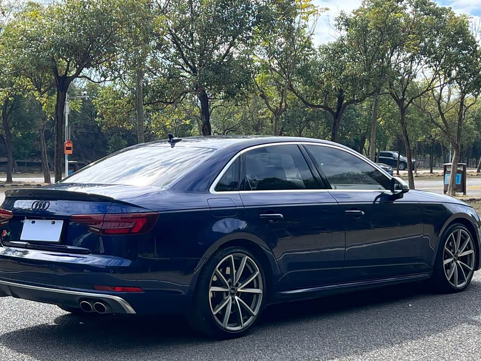 Audi S4