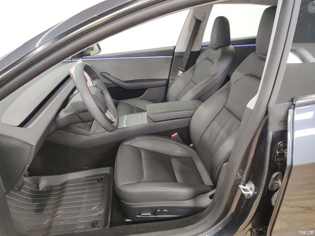 Tesla Model 3, 2024 15