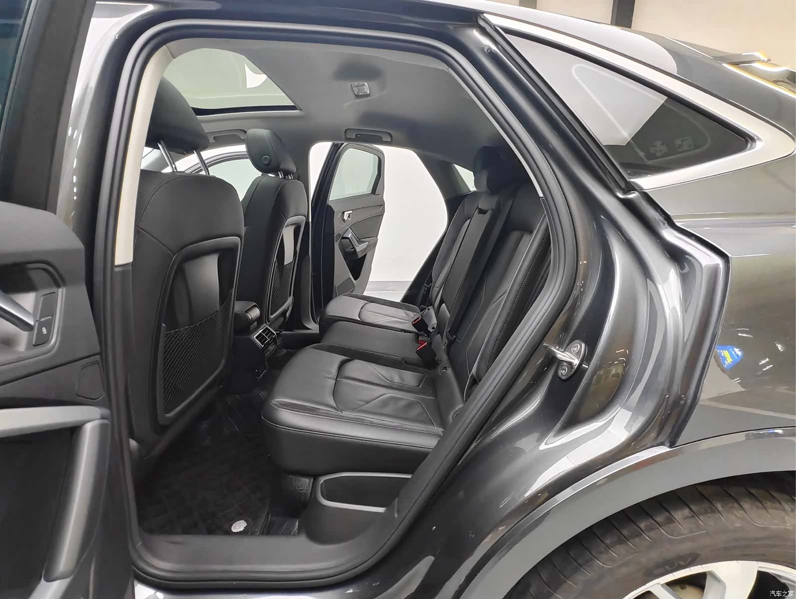 Audi Q3, 2023 10