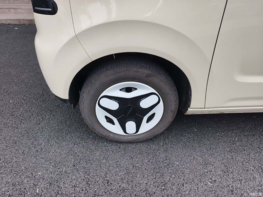 Geely Panda, 2025 23