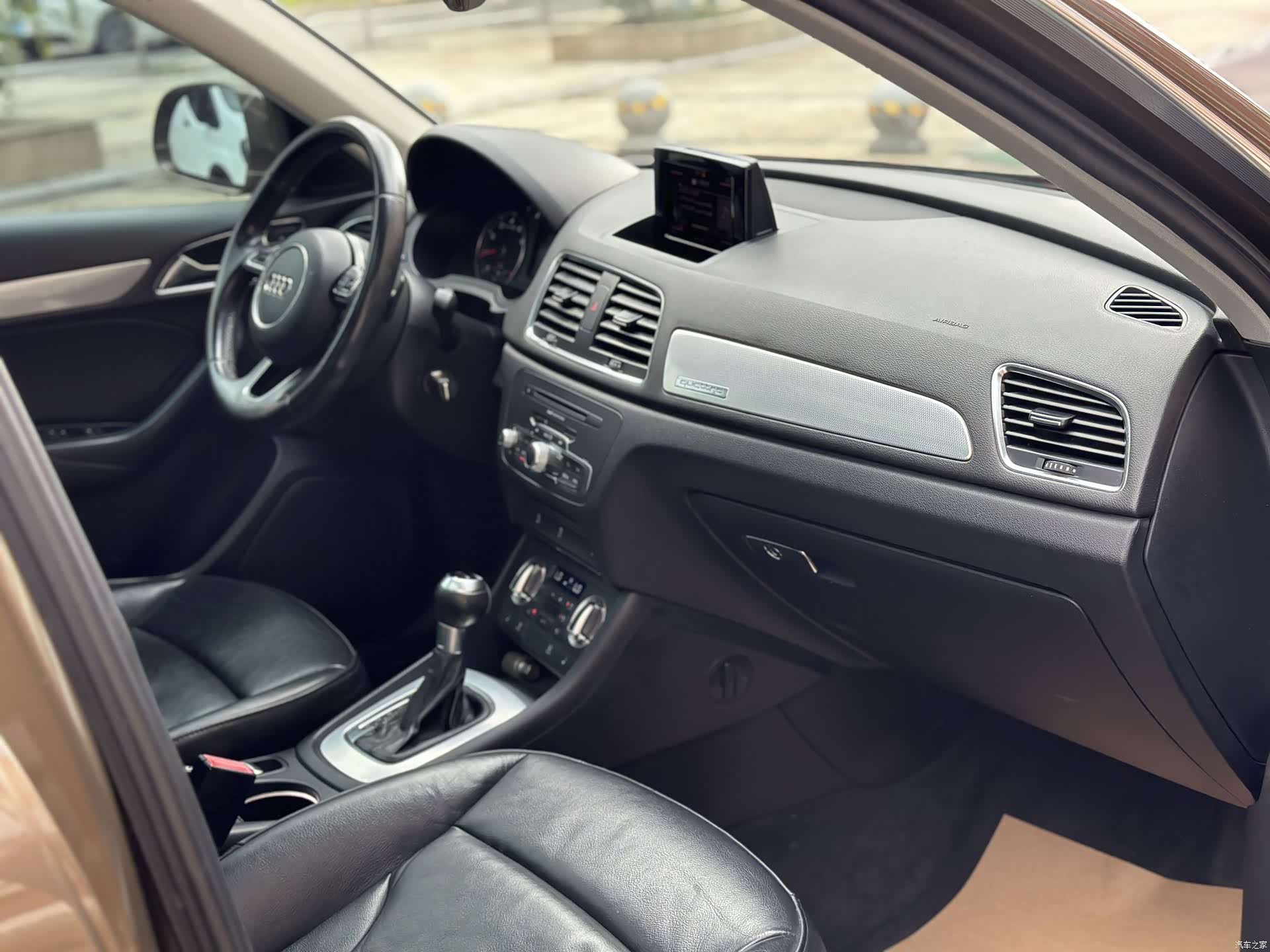 Audi Q3, 2014 11