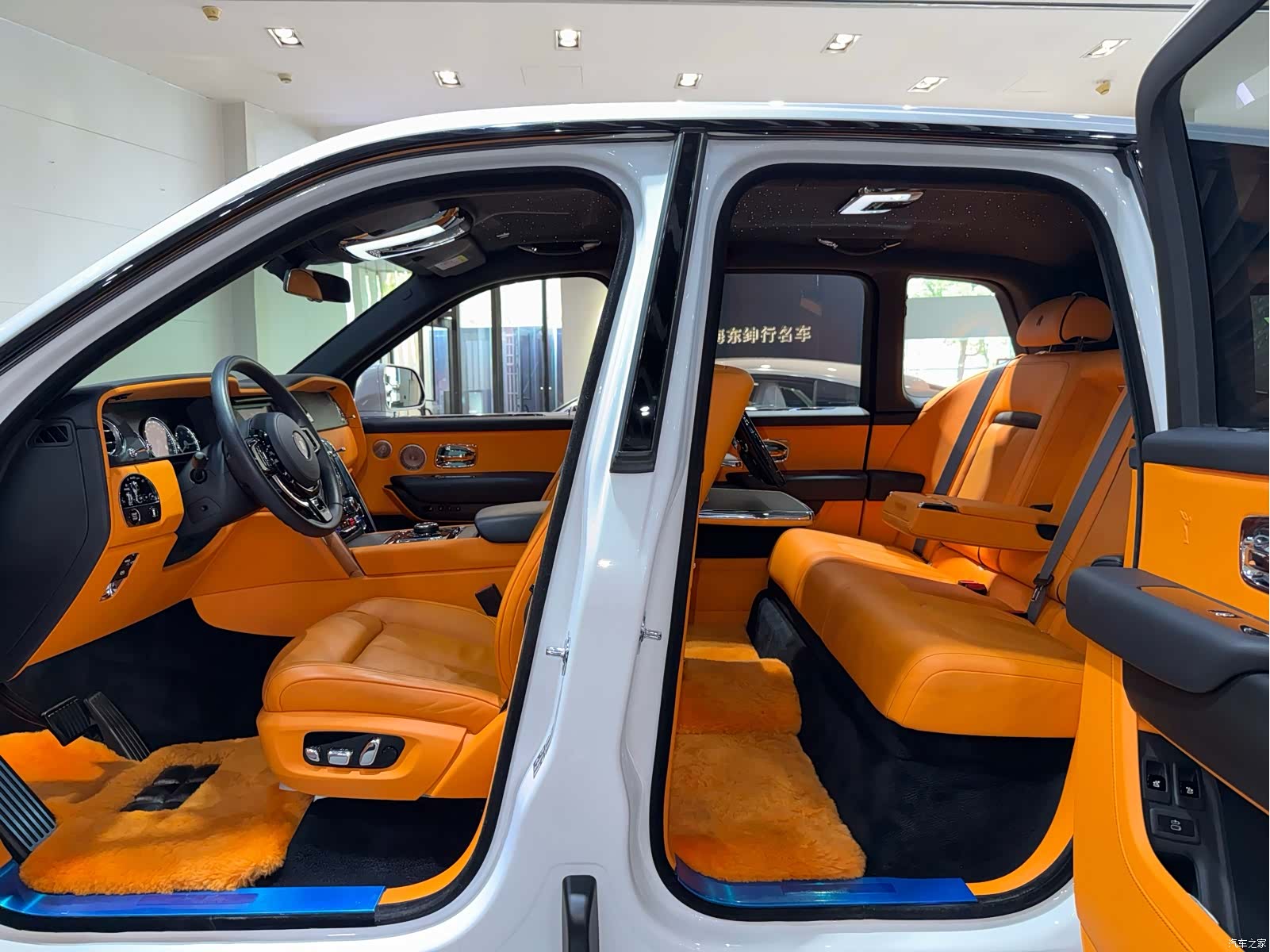 Rolls-Royce Cullinan, 2022 все фото