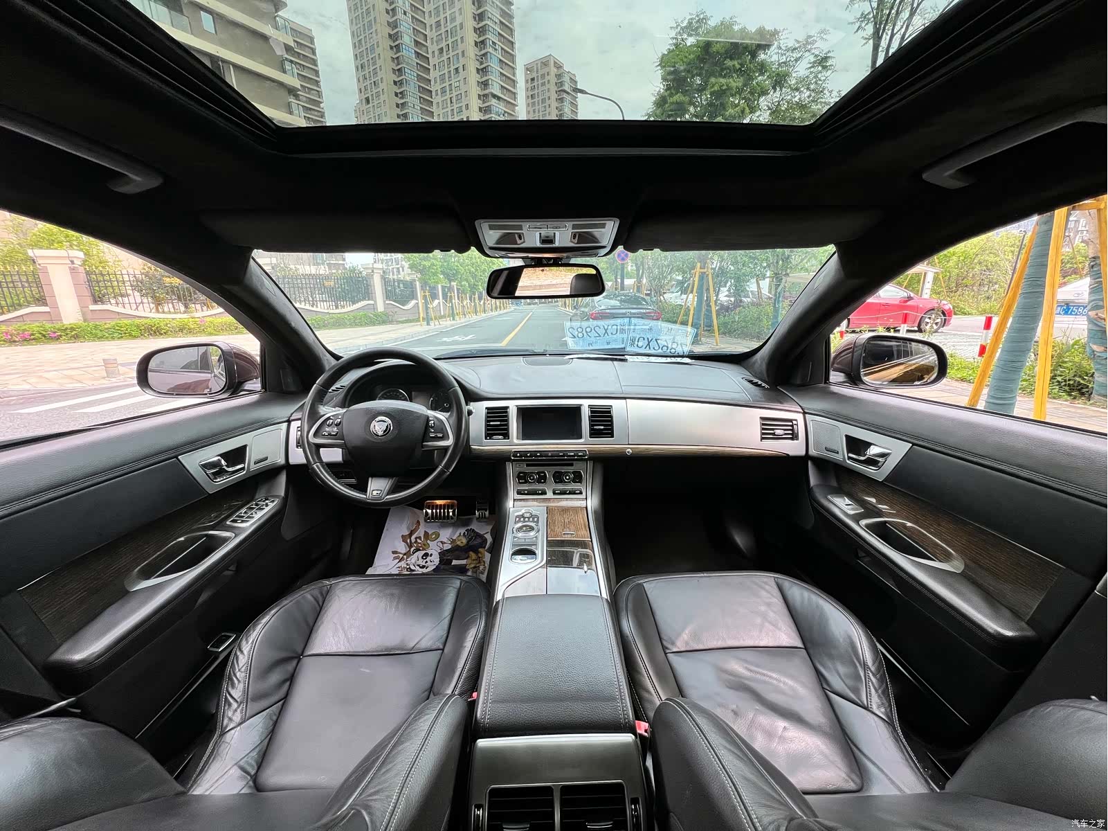 Jaguar XF, 2015 10