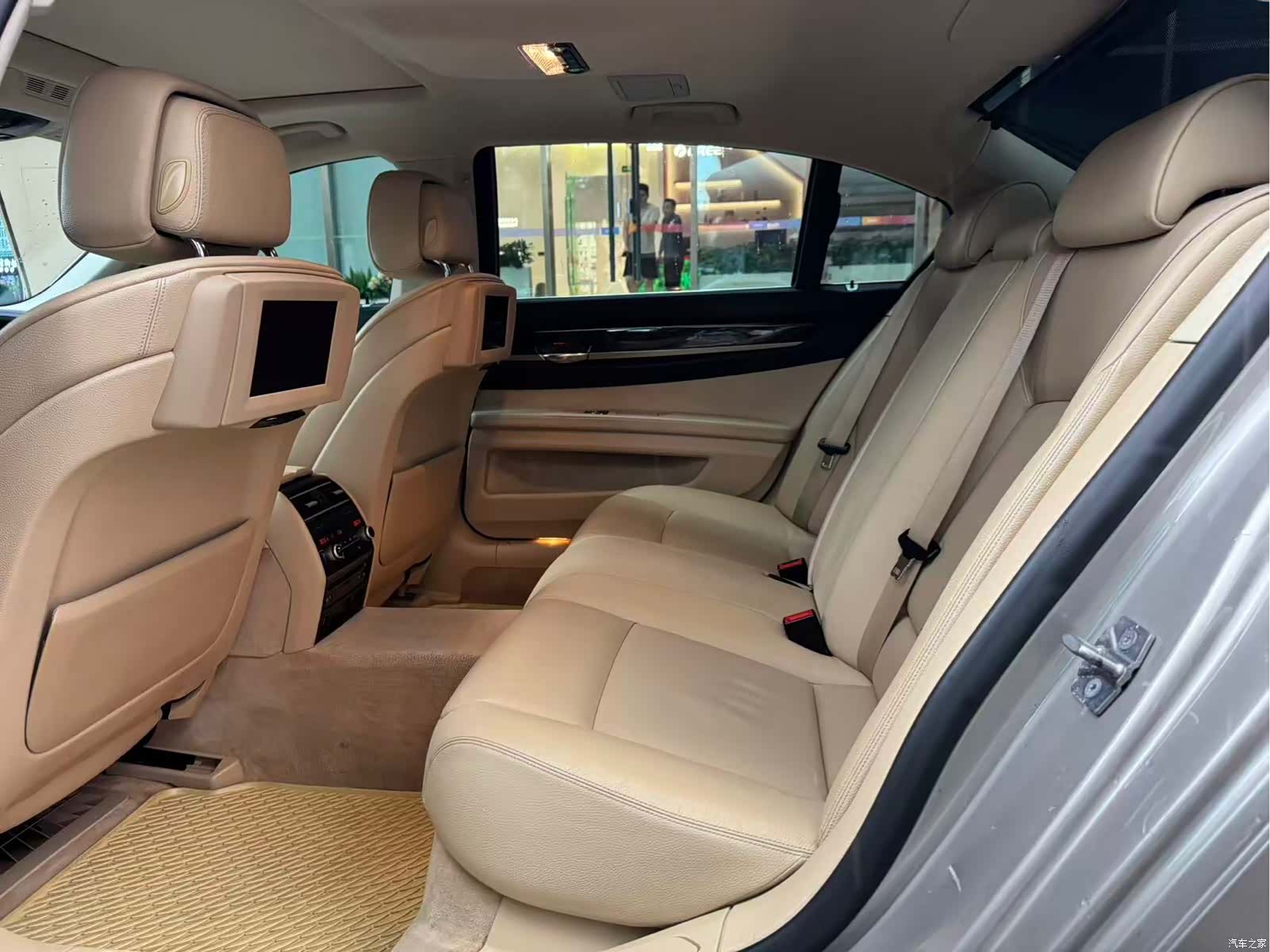 BMW 7 Series, 2011 19