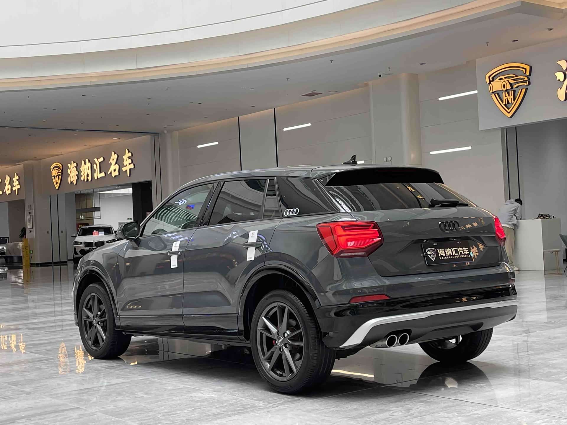 Audi Q2L, 2021 все фото