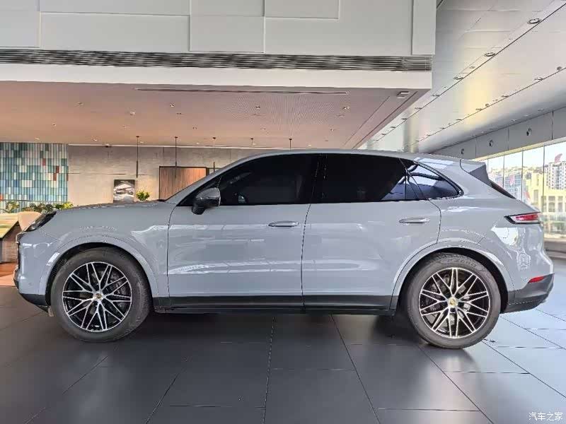 Porsche Cayenne, 2025 11