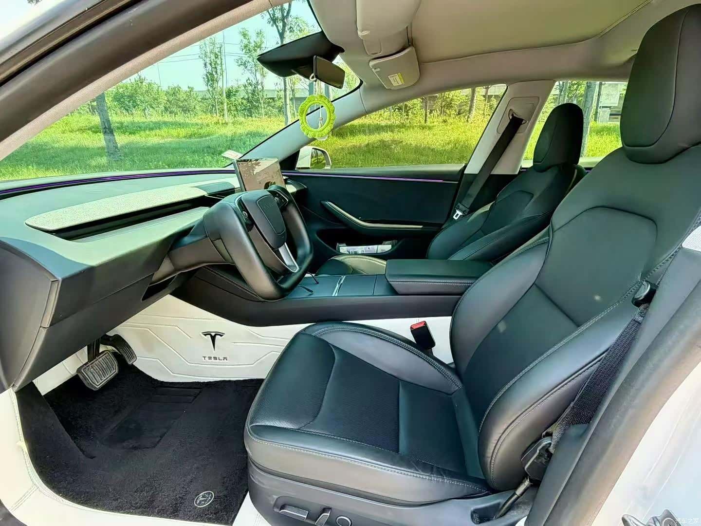 Tesla Model 3, 2025 4