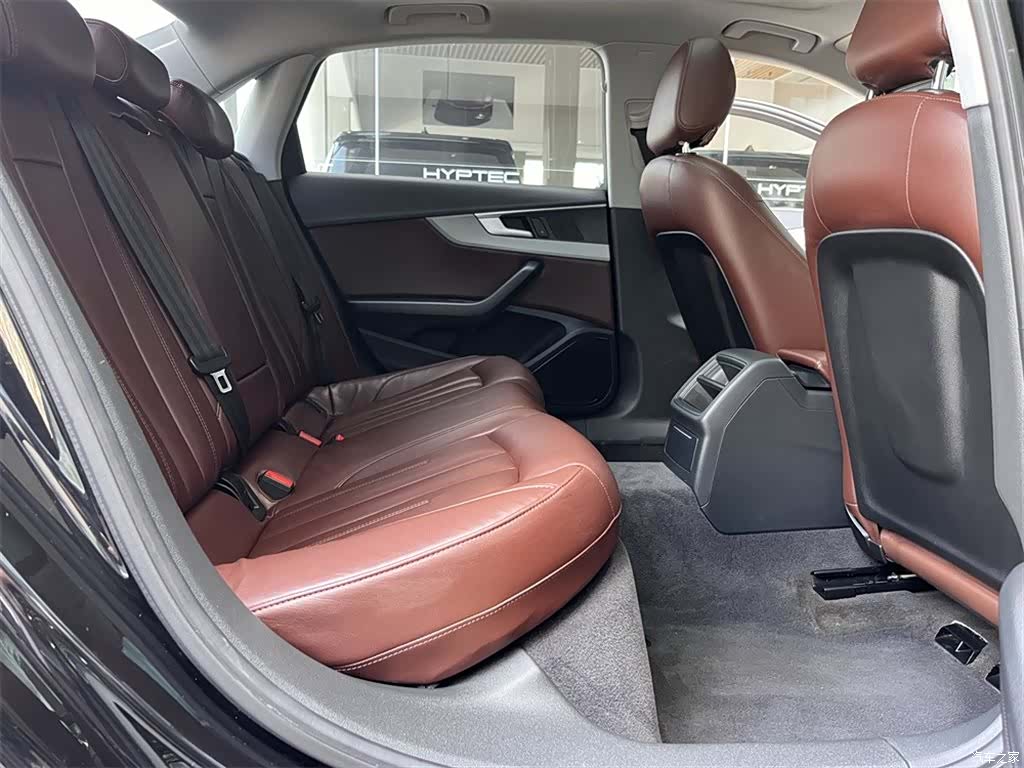 Audi A4L, 2019 7