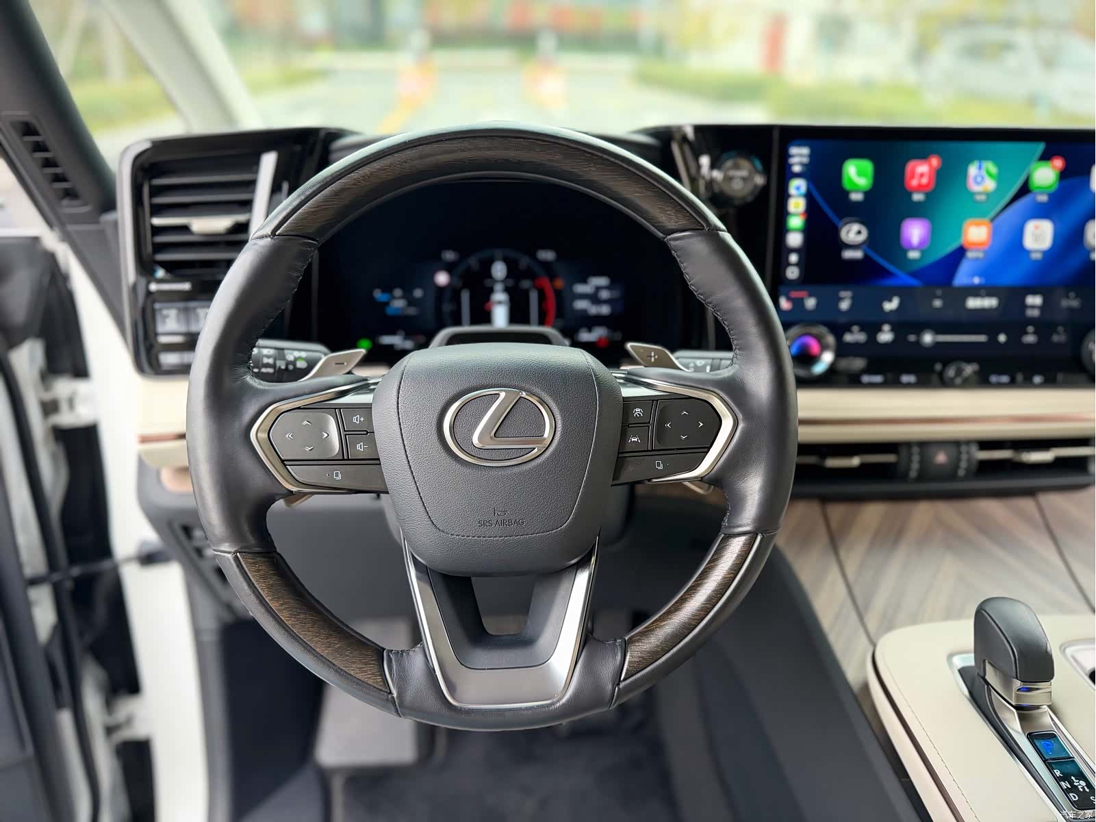 Lexus LM, 2024 все фото