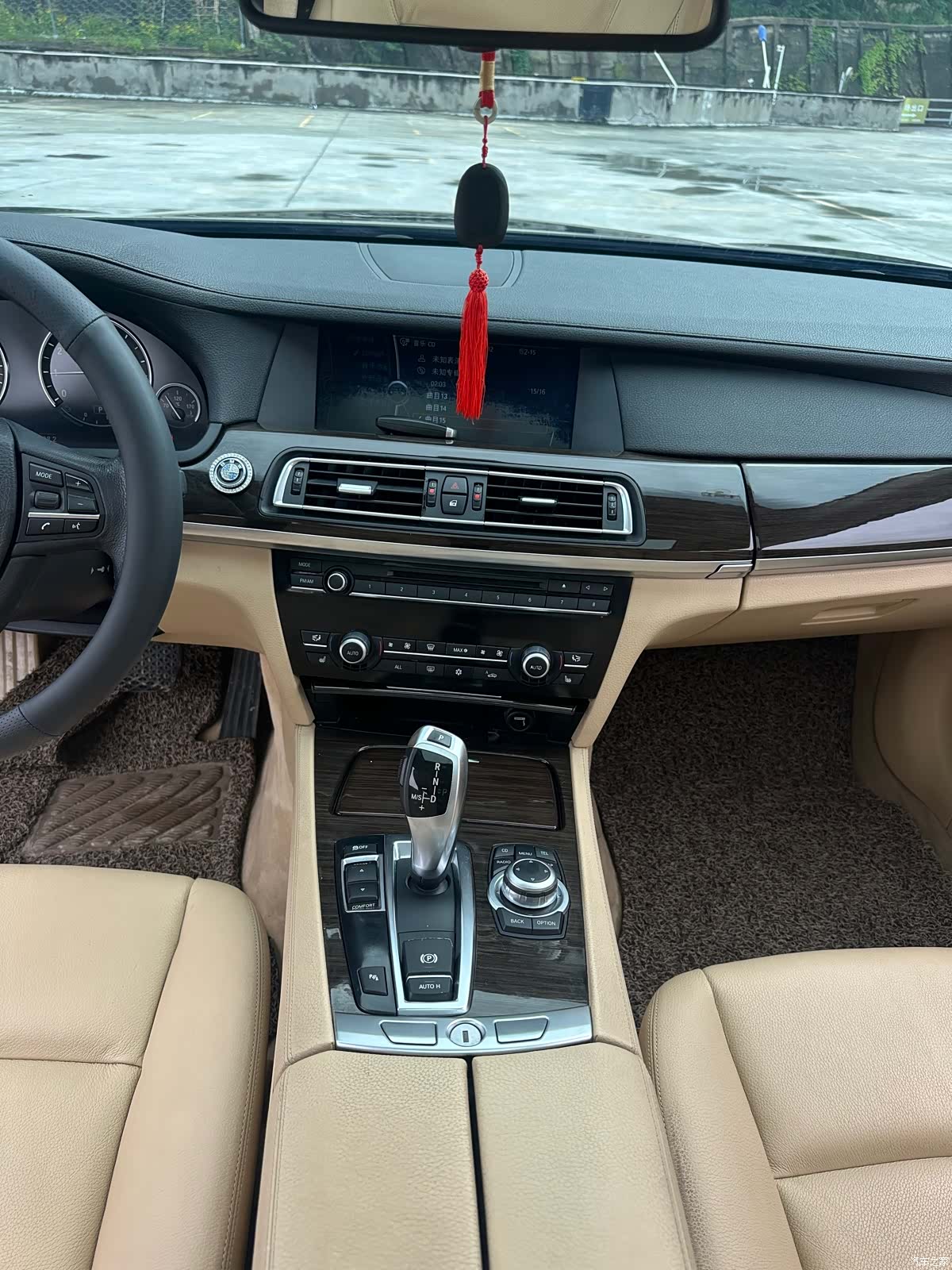 BMW 7 Series, 2011 16
