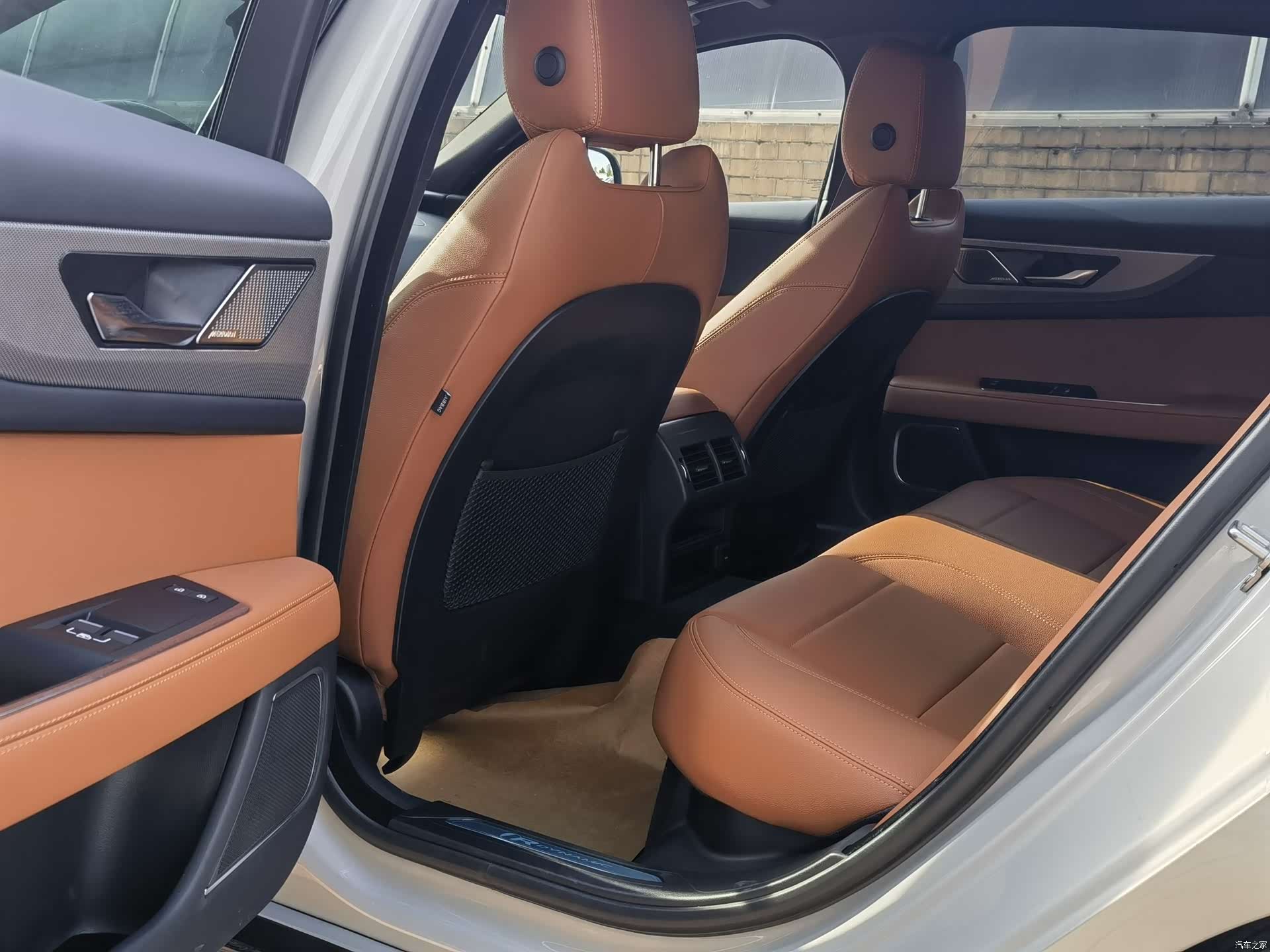 Land Rover XEL, 2025 10