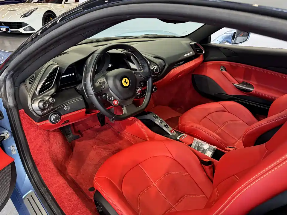 Ferrari 488