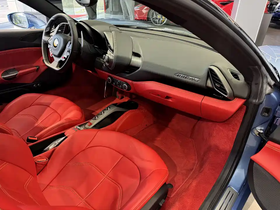 Ferrari 488